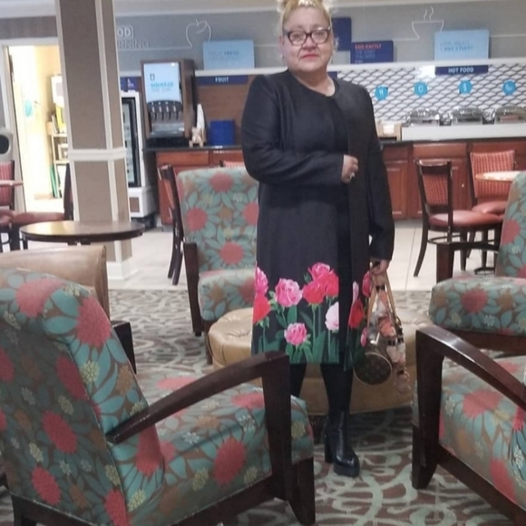 Meet your Posher, Elena - Picture 7 of 11